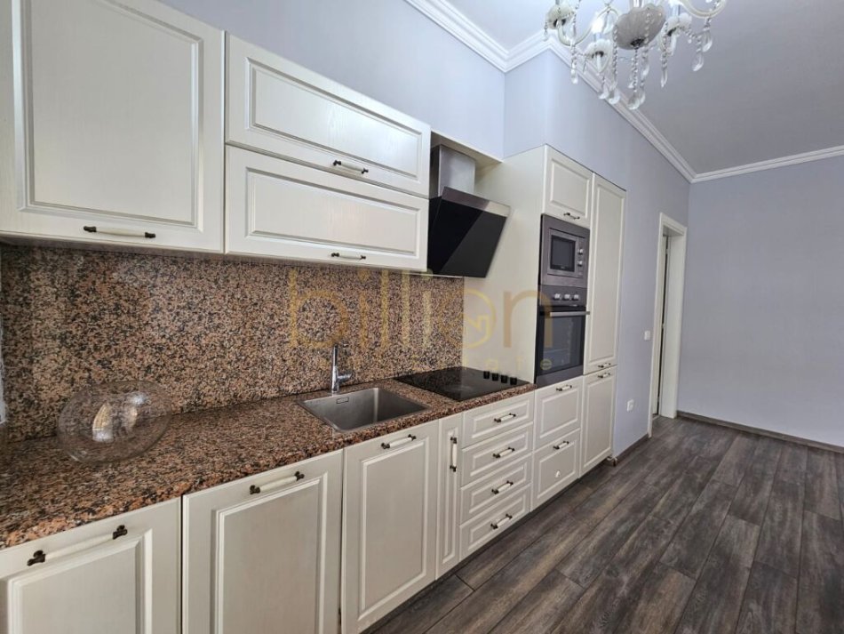 Tirane, jepet me qera apartament 3+1 Kati 7, 130 m² 1.000 € (Rruga e Kavajes, Tirana, Albania)