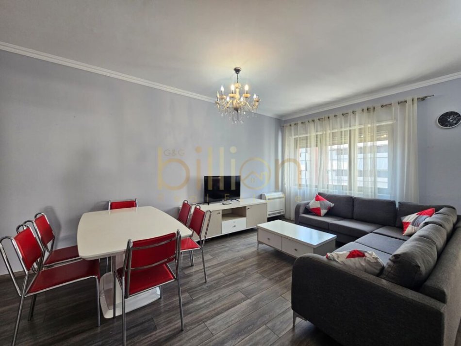 Tirane, jepet me qera apartament 3+1 Kati 7, 130 m² 1.000 € (Rruga e Kavajes, Tirana, Albania)