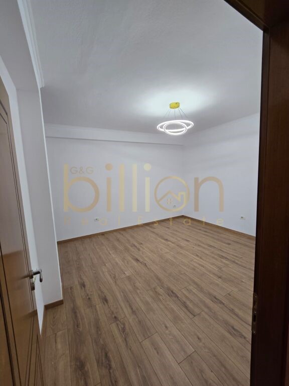 Tirane, shitet apartament 1+1 Kati 5, 55 m² 90.000 € (rruga e dibres, Tirana, Albania)