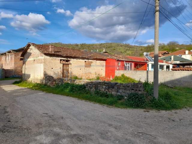 Korce, shitet magazine Kati 0, 90 m² 8.000 Euro (Dvoran/Mollaj, Korçë)