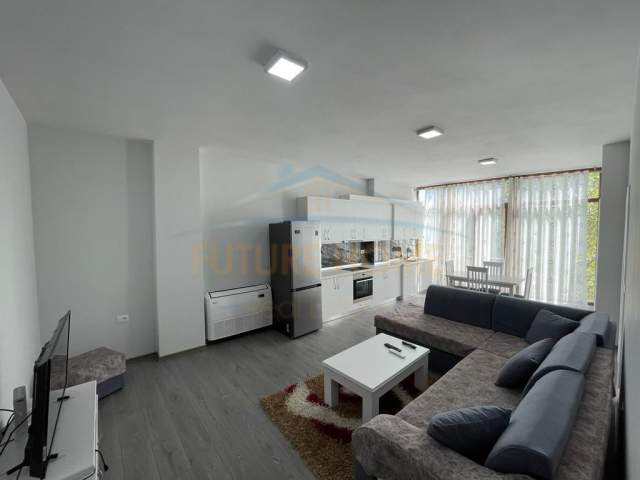 Korce, jepet me qera apartament 2+1+BLK Kati 2, 120 m² 30.000 Leke (Lagjia 9, Korce)