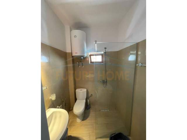 Korce, jepet me qera apartament 2+1+BLK Kati 2, 120 m² 30.000 Leke (Lagjia 9, Korce)