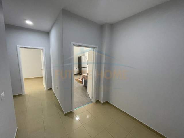 Korce, jepet me qera apartament 2+1+BLK Kati 2, 120 m² 30.000 Leke (Lagjia 9, Korce)