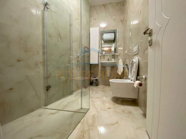 Tirane, jepet me qera apartament 2+1+BLK Kati 1, 90 m² 800 Euro (Rruga e Kavajes)