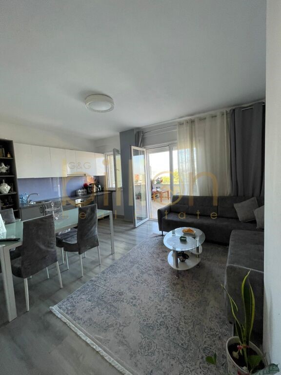 Tirane, shitet apartament 2+1+Ballkon Kati 6, 149 m² 155.000 € (+355692033500)