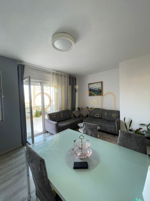 Tirane, shitet apartament 2+1+Ballkon Kati 6, 149 m² 155.000 € (+355692033500)