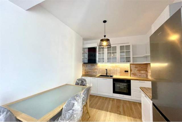 Tirane, jepet me qera apartament 2+1+BLK Kati 5, 99 m² 650 Euro (Qender)