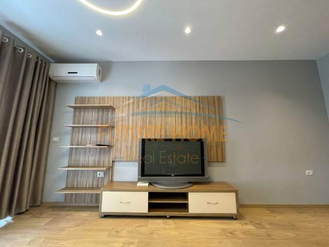 Tirane, shitet apartament 2+1 Kati 10, 90 m² 155.000 Euro (Komuna e Parisit)