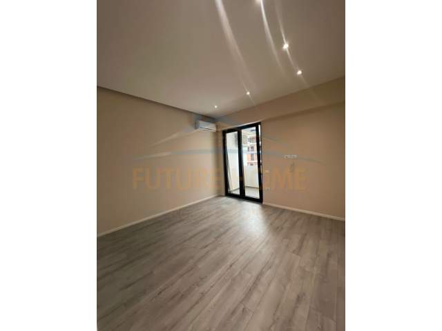 Tirane, jepet me qera apartament 2+1+BLK Kati 7, 130 m² 850 Euro (Kompleksi Square 21)