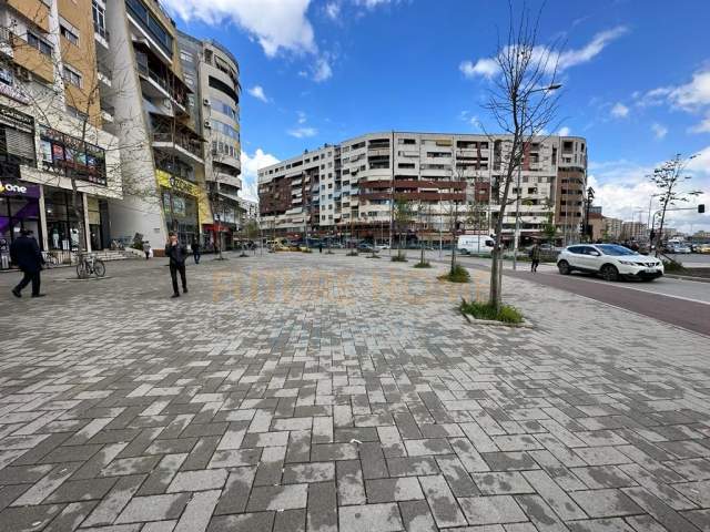 Tirane, jepet me qera ambjent biznesi Kati 0, 250 m² 3.500 Euro (Unaza e Re)