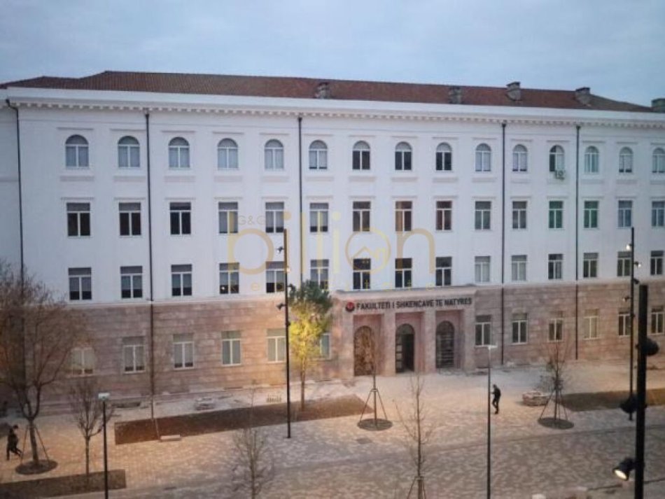 Tirane, shitet apartament 2+1+Ballkon Kati 7, 95 m² (Bulevardi Zogu i Pare, Tirana, Albania)