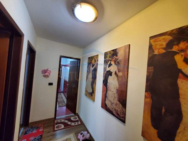 Tirane, jepet me qera apartament 3+1+BLK Kati 3, 85 m² 500 Euro (PETRO NINI LUARASI)