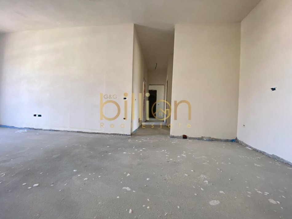 PORTA TIRANA E RE, APARTAMENT 2+1+2 PER SHITJE! 185.000 €, ID: Billion3754