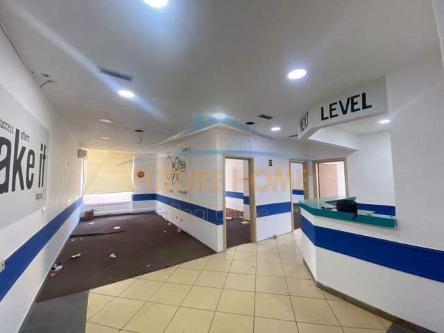 Tirane, jepet me qera ambjent biznesi Kati 1, 104 m² 800 Euro (BRRYLI)