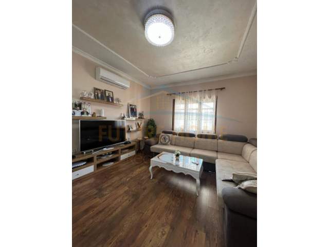 Tirane, shes Vile 4+1+BLK Kati 0, 143 m² 270.000 Euro (instituti)