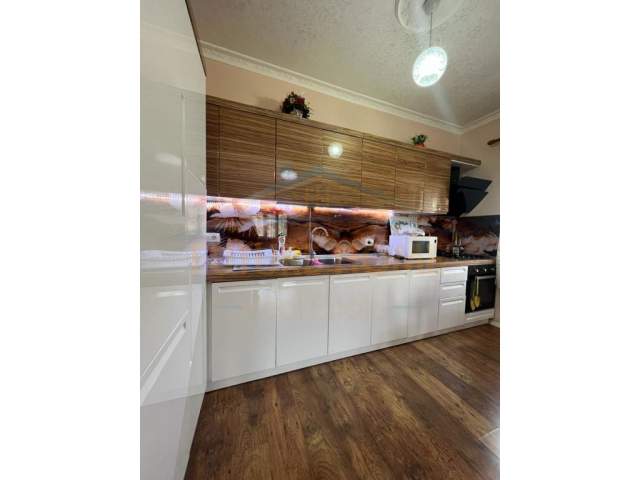 Tirane, shes Vile 4+1+BLK Kati 0, 143 m² 270.000 Euro (instituti)