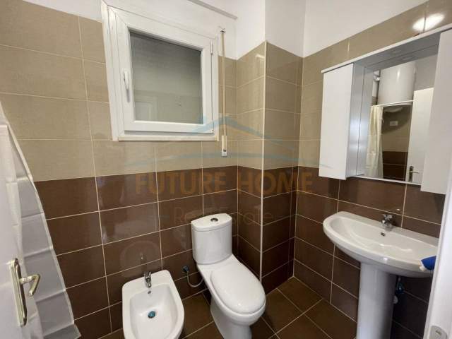 Tirane, jepet me qera apartament 2+1+BLK Kati 2, 85 m² 650 Euro (Kopshti Zoologjik)