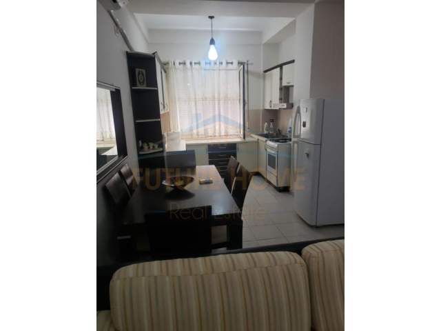 Tirane, jepet me qera apartament 2+1+BLK Kati 2, 102 m² 400 Euro (rruga elbasanit)