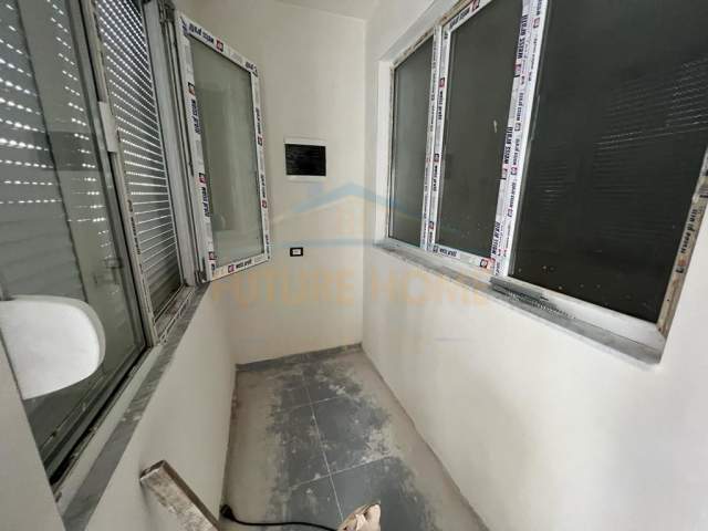 Korce, shitet apartament 2+1+BLK Kati 1, 79 m² 45.500 Euro (Lagjia 18, Korçë)