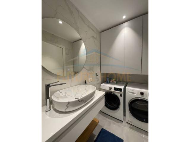 Tirane, jepet me qera apartament 2+1+BLK Kati 7, 116 m² 800 Euro (Rruga e Kavajes)