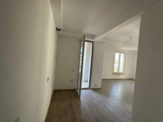 Tirane, shitet apartament 1+1 Kati 4, 58 m² 203.000 Euro (prane RTSH)