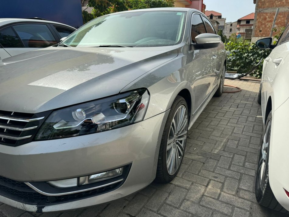okazion Tirane, shes makine Passat Nafte, 8500 € sherbimet e bera