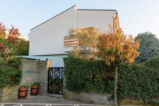 Tirane, shitet Vile 219 m² 650.000 Euro