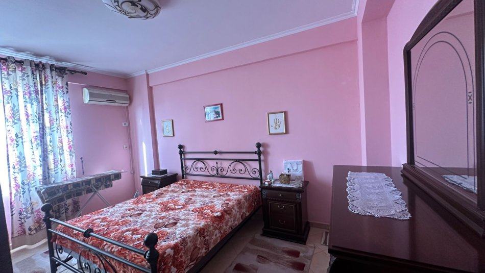 Tirane, shitet apartament 3+1 Kati 2, 136 m² 200.000 € (Porcelan)