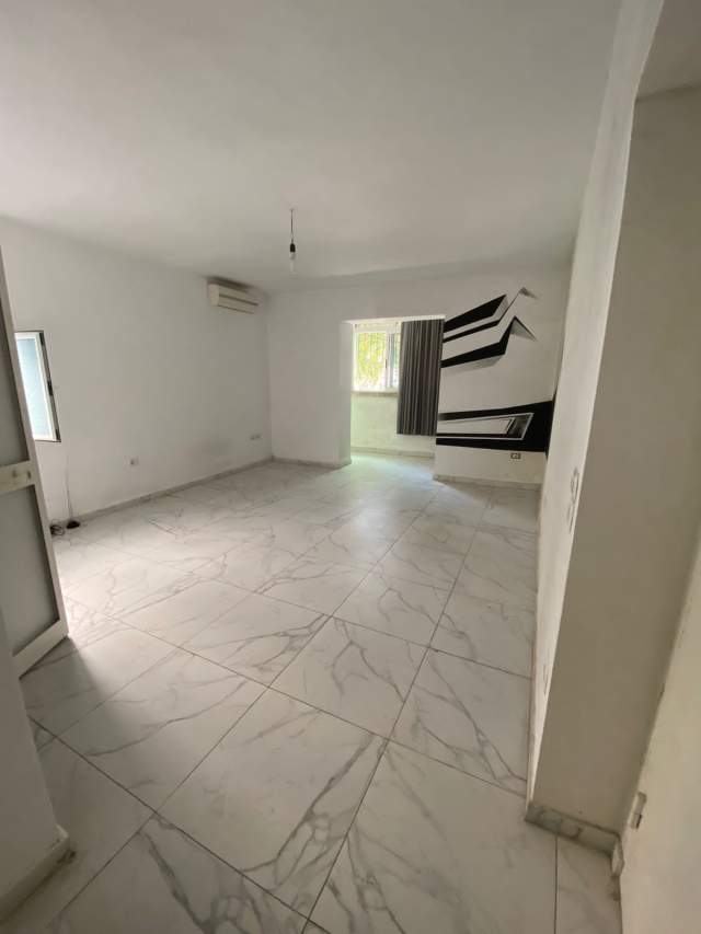 Tirane, jepet me qera ambjent biznesi Kati 0, 40 m² 25.000 Leke (Ali Demi Tirane)