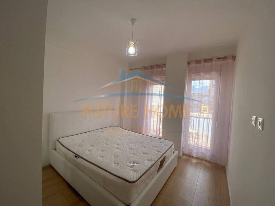 Tirane, jepet me qera apartament 1+1 Kati 3, 60 m² 600 € (21 Dhjetori, prane Hotel Mondial)
