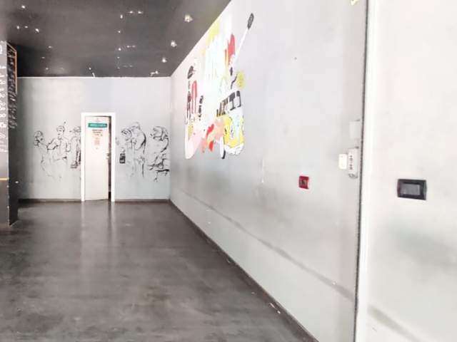 Tirane, jepet me qera ambjent biznesi 104 m² 1.400 Euro