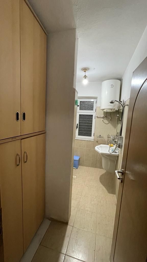 Tirane, jepet me qera apartament 1+1+BLK Kati 2, 65 m² 45.000 Leke (MYSLYM SHYRI)