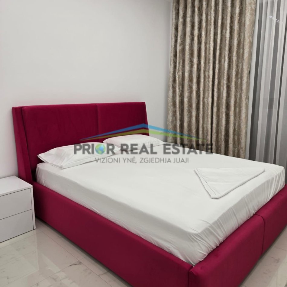Tirane, jepet me qera apartament 1+1+Ballkon Kati 5, 75 m² 600 € (Kopshti Botanik)