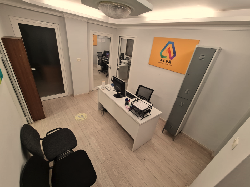 Tirane, jepet me qera zyre Kati 2, 120 m² 950 € (Bllok)