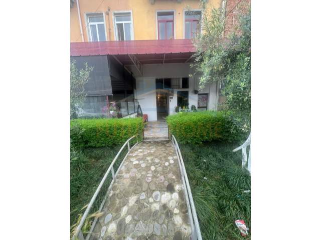 Tirane, jepet me qera ambjent biznesi Kati 0, 55 m² 280 Euro (kombinat)