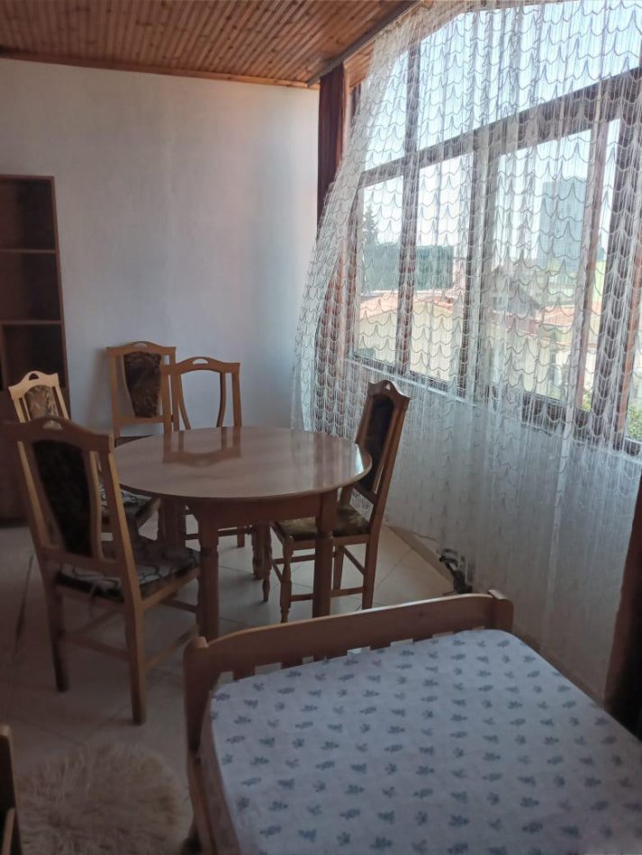 Tirane, jepet me qera apartament 2+1 Kati 3, 80 m² 448 € (Qytet Studenti)