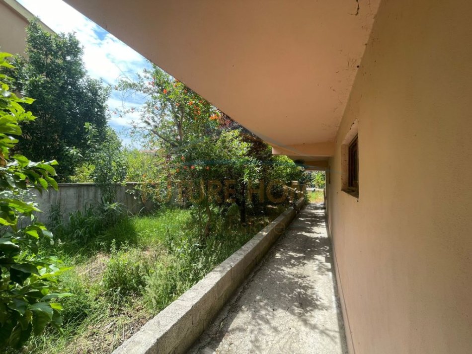 Durres, shitet Vile 2 Katshe , 650 m² 190.000 € (Shkozet, Durres)