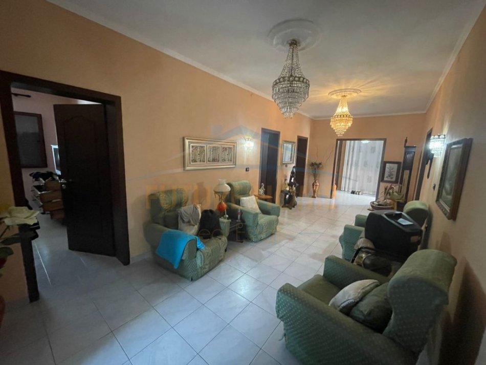 Durres, shitet shtepi 2 Katshe Kati 0, 650 m² 190.000 € (Shkozet, Durres)