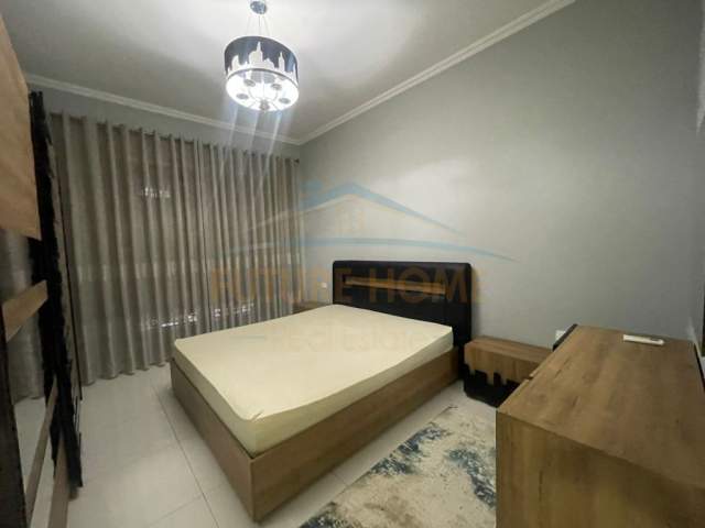 Tirane, jepet me qera apartament 2+1+BLK Kati 3, 126 m² 900 Euro (Koppleksi Deliorgji)