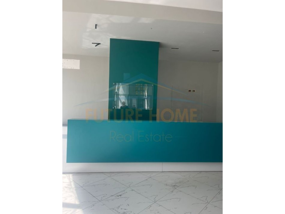 Durres, jepet me qera ambjent biznesi Kati 0, 115 m² (Te Rruga Portit, Durres)
