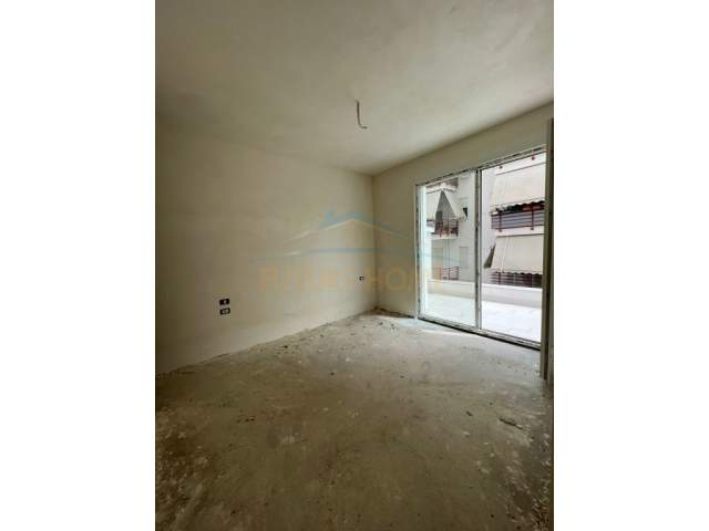 Tirane, shes apartament 2+1+BLK Kati 2, 104 m² 181.000 Euro (Liqeni i Thate)