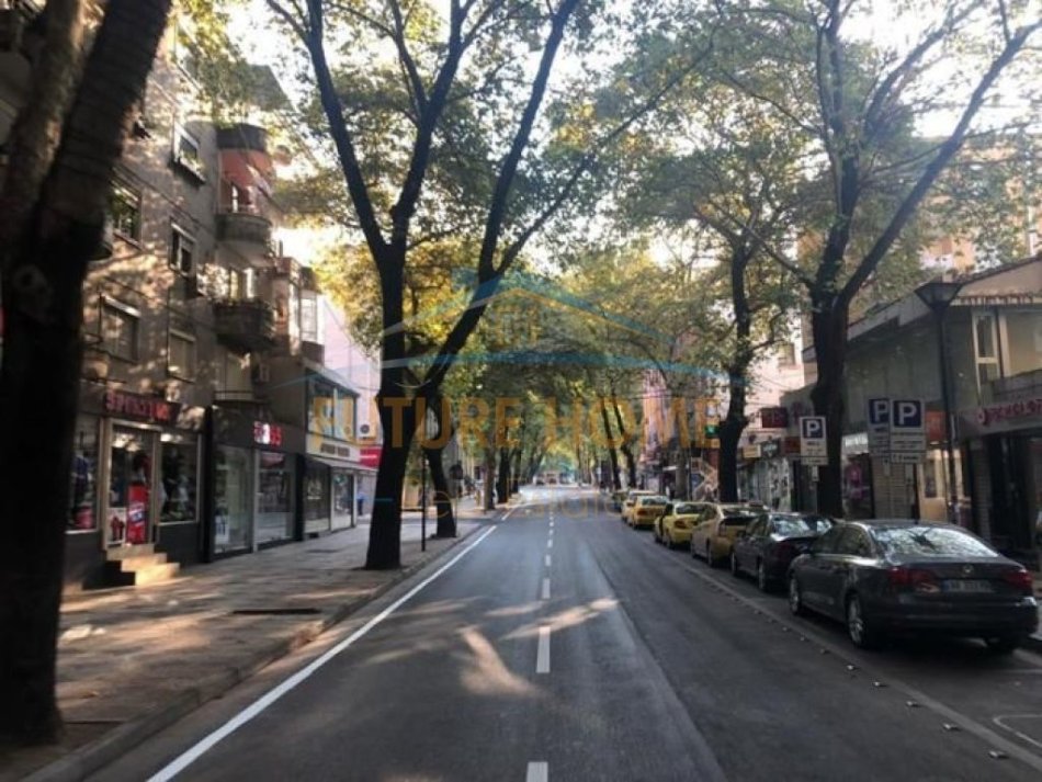 Tirane, shitet ambjent biznesi Kati 0, 42 m² 310.000 € (Myslym Shyri)