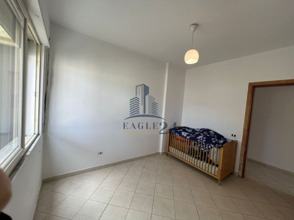 Tirane, shitet apartament 2+1+Ballkon Kati 11, 117 m² 170.000 € (ish parku)