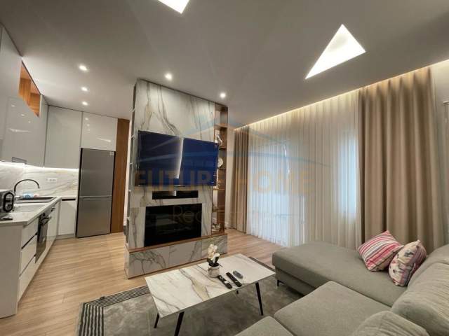 Tirane, shes apartament 2+1+BLK Kati 9, 110 m² 225.000 Euro (Komuna e Parisit)