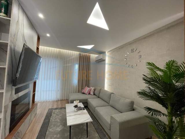 Tirane, shes apartament 2+1+BLK Kati 9, 110 m² 225.000 Euro (Komuna e Parisit)