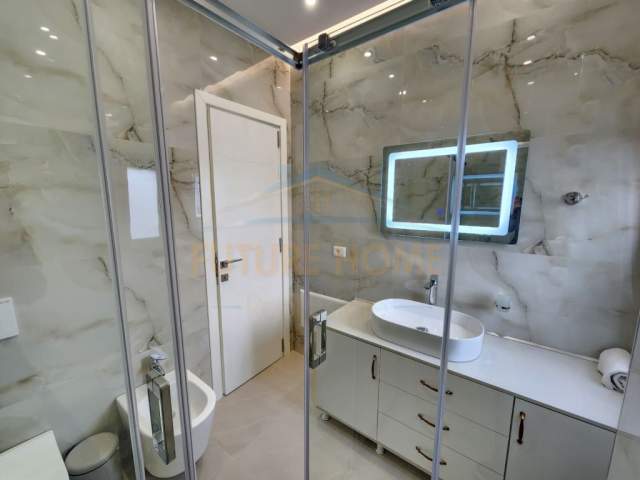 Tirane, shes apartament 2+1+BLK Kati 9, 110 m² 225.000 Euro (Komuna e Parisit)