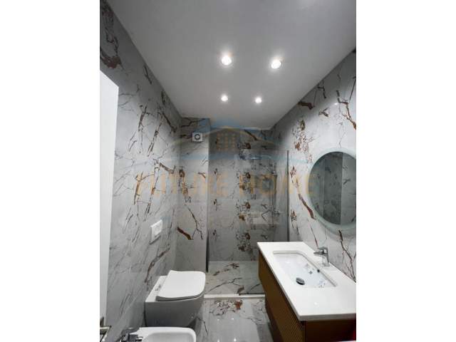 Tirane, jepet me qera apartament 2+1+BLK Kati 5, 110 m² 700 Euro (Don Bosko)