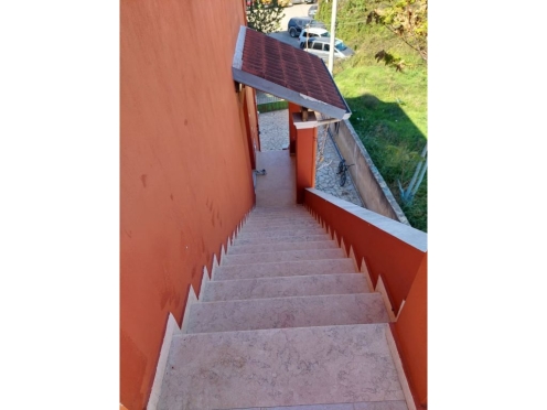 Tirane, Shitet Vile 3 Kateshe, me  300 m²ndertim dhe 370m2 truall, per  295.000 € (Porcelani)