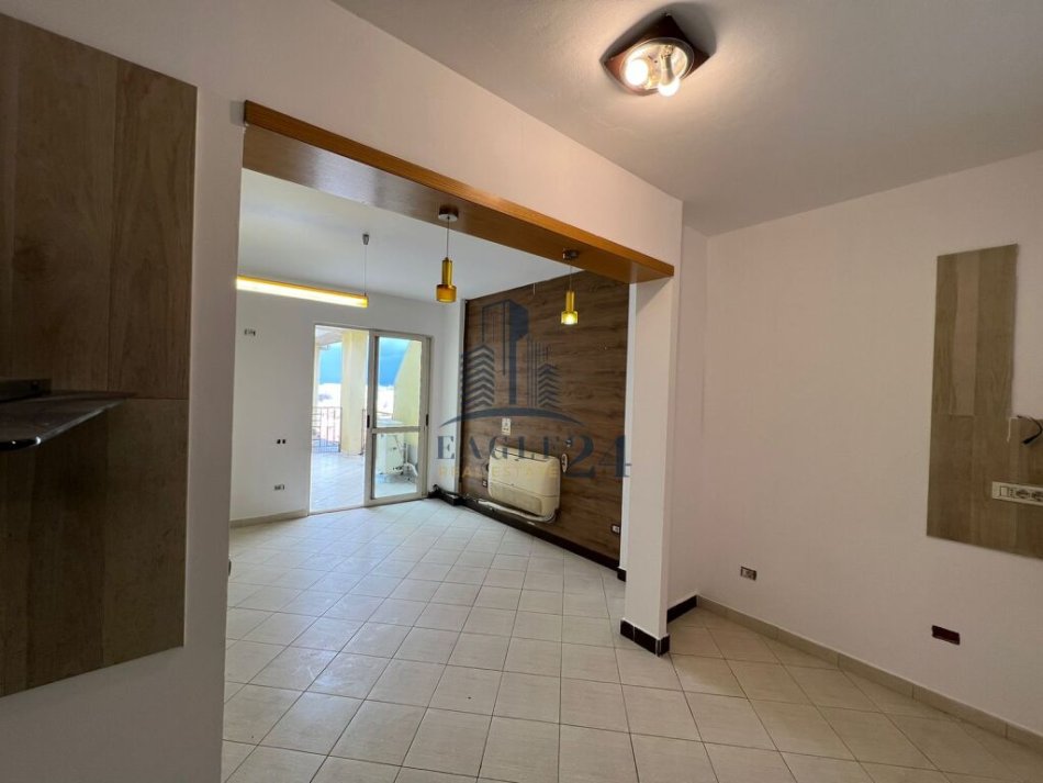 Tirane, shitet apartament 2+1+Ballkon Kati 11, 117 m² 170.000 € (ish parku)