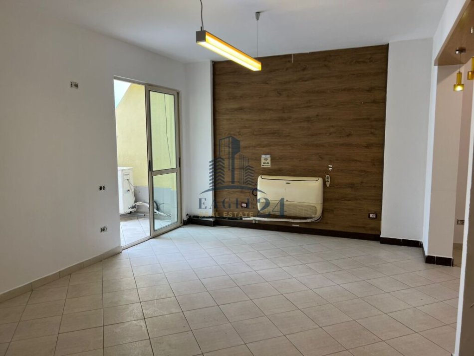 Tirane, shitet apartament 2+1+Ballkon Kati 11, 117 m² 170.000 € (ish parku)